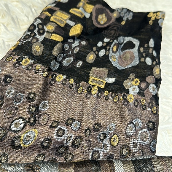 Marc Rozier Paris Print Scarf with Fringe Edges - Picture 2 of 6